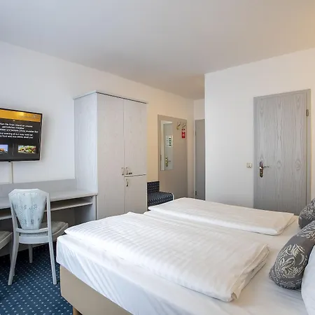 Hotel Kleefelder Hof 3*