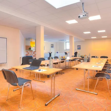 Kleefelder Hof 3*