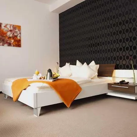 Kleefelder Hof Отель 3*