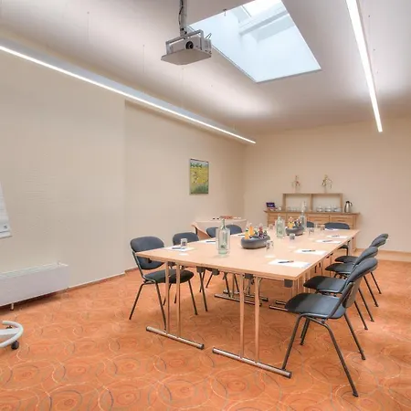 Kleefelder Hof 3*